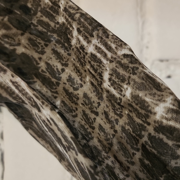 Grey taupe long sleeved top with sheer sleeves 👌 - Picture 2 of 4